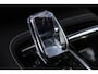 Volvo V60 T6 Plug-in hybrid AWD Plus Dark | Trekhaak | Verwarmbare voorstoelen+stuurwiel+achterbank | Premium audio by Harman Kardon | Verwarmbare voorruit | Rondom zichtcamera | 18 inch Lichtmetalen velgen |