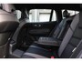 Volvo V60 T6 Plug-in hybrid AWD Plus Dark | Trekhaak | Verwarmbare voorstoelen+stuurwiel+achterbank | Premium audio by Harman Kardon | Verwarmbare voorruit | Rondom zichtcamera | 18 inch Lichtmetalen velgen |