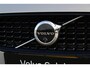Volvo V60 T6 Plug-in hybrid AWD Plus Dark | Trekhaak | Verwarmbare voorstoelen+stuurwiel+achterbank | Premium audio by Harman Kardon | Verwarmbare voorruit | Rondom zichtcamera | 18 inch Lichtmetalen velgen |