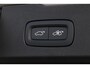 Volvo V60 T6 Plug-in hybrid AWD Plus Dark | Trekhaak | Verwarmbare voorstoelen+stuurwiel+achterbank | Premium audio by Harman Kardon | Verwarmbare voorruit | Rondom zichtcamera | 18 inch Lichtmetalen velgen |