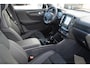 Volvo XC40 Plug-in Hybrid T5 Plus Dark | 360 camera | 20" velgen | Stoel- en stuurverwarming | Navigatie | Parkeersensoren voor + achter | Voorruitverwarming | Getint glas | Apple Carplay / Android Auto |