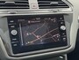 Volkswagen Tiguan 1.4 TSI eHybrid Life Automaat / Wegklapbare Trekhaak 1.800 Kg / Dealer Onderhouden / Panoramadak / Camera / Navigatie / ACC / Travel Assist / Dodehoek Detectie / Stoel & Stuurwielverwarming /