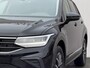 Volkswagen Tiguan 1.4 TSI eHybrid Life Automaat / Wegklapbare Trekhaak 1.800 Kg / Dealer Onderhouden / Panoramadak / Camera / Navigatie / ACC / Travel Assist / Dodehoek Detectie / Stoel & Stuurwielverwarming /