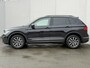 Volkswagen Tiguan 1.4 TSI eHybrid Life Automaat / Wegklapbare Trekhaak 1.800 Kg / Dealer Onderhouden / Panoramadak / Camera / Navigatie / ACC / Travel Assist / Dodehoek Detectie / Stoel & Stuurwielverwarming /
