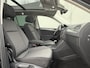 Volkswagen Tiguan 1.4 TSI eHybrid Life Automaat / Wegklapbare Trekhaak 1.800 Kg / Dealer Onderhouden / Panoramadak / Camera / Navigatie / ACC / Travel Assist / Dodehoek Detectie / Stoel & Stuurwielverwarming /