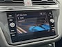 Volkswagen Tiguan 1.4 TSI eHybrid Life Automaat / Wegklapbare Trekhaak 1.800 Kg / Dealer Onderhouden / Panoramadak / Camera / Navigatie / ACC / Travel Assist / Dodehoek Detectie / Stoel & Stuurwielverwarming /