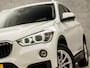 BMW X1 sDrive18i Sport 141Pk Automaat (NAVIGATIE, CLIMATE, PARKEERSENSOREN, SPORTSTOELEN, GETINT GLAS, CRUISE, XENON, NIEUWSTAAT)