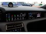 Porsche Taycan Cross Turismo 4 93 kWh 30.644 km! / SoH 94,1% / NL Auto! / NIEUWSTAAT! / Panoramadak / 360Camera / Passenger Display / Achterasbesturing / Matrix LED / 21'' / Adaptieve Stoelen / Luchtvering / Stoelventilatie / Dodehoek / Stu