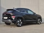 Hyundai Kona 1.6 GDI HEV Comfort Smart Automaat / Stuur- & Stoel verwarming / Achteruitrijcamera / Apple Carplay Android Auto / Keyless Entry/Start / Adaptief cruise control / Draadloze telefoon lader / Climate control /