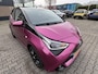 Toyota Aygo X X-CITE NL-AUTO LAGE KM-STAND BI-TONE APPLE/ANDROID LM-VELGEN CAMERA BLUETOOTH ALL SEASON
