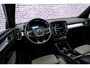 Volvo XC40 1.5 T4 Recharge Inscription | Panoramadak | Donker Glas | Stoel en Stuurverwarming | Navigatie | Parkeer Camera |