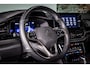 Volkswagen T-Roc 1.5 TSI R-Line | Blackstyle pakket | DAB + | IQ Light | 19' LM Zwart