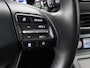 Hyundai Kona Electric EV Premium 64 kWh | SOH 100% | 3 Fase | Stoelventilatie | Head-Up | Leder | Adaptive cruise | Carplay | Stoelverwarming | Navigatie | Keyless | Climate control