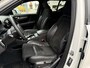 Volvo XC40 1.5 T2 R-Design | Keyless entry/start | Adaptief | BLIS | Stoelverwarming/stuurverwarming | 20"velgen | Extra getint glas | Apple carplay/android auto | Volvo on Call |