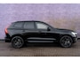 Volvo XC60 2.0 T8 Plug-in hybrid AWD Plus Black Edition | Facelift | Panoramadak | Achteruitrijcamera | Harman Kardon Audio | Lichtmetalen Velgen 21 inch | Sportstoelen | Keyless Entry | Stuur- / Stoelverwarming | Keyless | Navigatie | Apple Carplay | Android Auto
