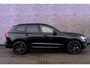 Volvo XC60 2.0 T8 Plug-in hybrid AWD Plus Black Edition | PHEV | Panoramadak | Achteruitrijcamera | Harman Kardon Audio | Lichtmetalen Velgen 21 inch | Sportstoelen | Keyless Entry | Stuur- / Stoelverwarming | Keyless | Navigatie | Apple Carplay | Android Auto