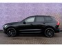 Volvo XC60 2.0 T8 Plug-in hybrid AWD Plus Black Edition | Facelift | Panoramadak | Achteruitrijcamera | Harman Kardon Audio | Lichtmetalen Velgen 21 inch | Sportstoelen | Keyless Entry | Stuur- / Stoelverwarming | Keyless | Navigatie | Apple Carplay | Android Auto