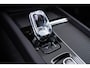 Volvo XC60 2.0 T8 Plug-in hybrid AWD Plus Black Edition | Facelift | Panoramadak | Achteruitrijcamera | Harman Kardon Audio | Lichtmetalen Velgen 21 inch | Sportstoelen | Keyless Entry | Stuur- / Stoelverwarming | Keyless | Navigatie | Apple Carplay | Android Auto
