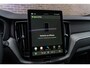 Volvo XC60 2.0 T8 Plug-in hybrid AWD Plus Black Edition | Facelift | Panoramadak | Achteruitrijcamera | Harman Kardon Audio | Lichtmetalen Velgen 21 inch | Sportstoelen | Keyless Entry | Stuur- / Stoelverwarming | Keyless | Navigatie | Apple Carplay | Android Auto