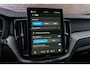 Volvo XC60 2.0 T8 Plug-in hybrid AWD Plus Black Edition | Facelift | Panoramadak | Achteruitrijcamera | Harman Kardon Audio | Lichtmetalen Velgen 21 inch | Sportstoelen | Keyless Entry | Stuur- / Stoelverwarming | Keyless | Navigatie | Apple Carplay | Android Auto
