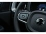 Volvo XC60 2.0 T8 Plug-in hybrid AWD Plus Black Edition | Facelift | Panoramadak | Achteruitrijcamera | Harman Kardon Audio | Lichtmetalen Velgen 21 inch | Sportstoelen | Keyless Entry | Stuur- / Stoelverwarming | Keyless | Navigatie | Apple Carplay | Android Auto