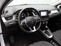 Renault Captur 1.3 TCe 140 Intens | 1500 kg Trekgewicht | Achteruitrijcamera | Parkeersensoren voor en achter | Naviagtie |