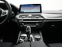 BMW 5-Serie Touring 530e xDrive M Sport Plug In Hybrid 293pk Dealer O.H. PHEV | Panodak | Head Up | Laser LED | 360 Camera | Harman & Kardon | Sfeerverlichting | Alcantara Sportstoelen Verwarmd | Keyless | Blis | Virtual | Navigatie | DAB |
