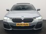 BMW 5-Serie Touring 530e xDrive M Sport PHEV 293pk Dealer O.H. | Panodak | Head Up | Laser LED | 360 Camera | Harman & Kardon | Sfeerverlichting | Alcantara Sportstoelen Verwarmd | Keyless | Blis | Virtual | Navigatie | DAB | Plug In Hybrid