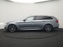 BMW 5-Serie Touring 530e xDrive M Sport PHEV 293pk Dealer O.H. | Panodak | Head Up | Laser LED | 360 Camera | Harman & Kardon | Sfeerverlichting | Alcantara Sportstoelen Verwarmd | Keyless | Blis | Virtual | Navigatie | DAB | Plug In Hybrid
