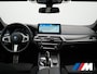 BMW 5-Serie Touring 530e xDrive M Sport PHEV 293pk Dealer O.H. | Panodak | Head Up | Laser LED | 360 Camera | Harman & Kardon | Sfeerverlichting | Alcantara Sportstoelen Verwarmd | Keyless | Blis | Virtual | Navigatie | DAB | Plug In Hybrid
