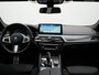 BMW 5-Serie Touring 530e xDrive M Sport PHEV 293pk Dealer O.H. | Panodak | Head Up | Laser LED | 360 Camera | Harman & Kardon | Sfeerverlichting | Alcantara Sportstoelen Verwarmd | Keyless | Blis | Virtual | Navigatie | DAB | Plug In Hybrid