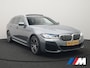 BMW 5-Serie Touring 530e xDrive M Sport PHEV 293pk Dealer O.H. | Panodak | Head Up | Laser LED | 360 Camera | Harman & Kardon | Sfeerverlichting | Alcantara Sportstoelen Verwarmd | Keyless | Blis | Virtual | Navigatie | DAB | Plug In Hybrid