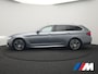 BMW 5-Serie Touring 530e xDrive M Sport PHEV 293pk Dealer O.H. | Panodak | Head Up | Laser LED | 360 Camera | Harman & Kardon | Sfeerverlichting | Alcantara Sportstoelen Verwarmd | Keyless | Blis | Virtual | Navigatie | DAB | Plug In Hybrid