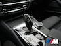 BMW 5-Serie Touring 530e xDrive M Sport PHEV 293pk Dealer O.H. | Panodak | Head Up | Laser LED | 360 Camera | Harman & Kardon | Sfeerverlichting | Alcantara Sportstoelen Verwarmd | Keyless | Blis | Virtual | Navigatie | DAB | Plug In Hybrid