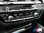 BMW 5-Serie Touring 530e xDrive M Sport PHEV 293pk Dealer O.H. | Panodak | Head Up | Laser LED | 360 Camera | Harman & Kardon | Sfeerverlichting | Alcantara Sportstoelen Verwarmd | Keyless | Blis | Virtual | Navigatie | DAB | Plug In Hybrid