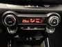 Kia Stonic 1.0 T-GDi DynamicPlusLine | Apple Carplay / Android Auto | Navigatiesysteem | Licht + Regensensor | Parkeersensoren + Camera Achter | Cruise Control | Climate Control | Rijstrooksensor + Correctie | 17"Lichtmetalen Velgen