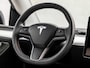 Tesla Model Y RWD 58 kWh Black Edition 347Pk (AUTOPILOT, TREKHAAK, FULL SELF DRIVING COMPUTER 3, PREMIUM AUDIO, WIT LEER, PANORAMADAK, WARMTEPOMP, STUUR/STOEL VERWARMING, NIEUWSTAAT)