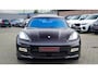 Porsche Panamera 4.8 Turbo | Carbon | Schuifdak | Xenon | Youngtimer | Burmester | Sportuitlaat | Luchtvering | Spoiler achter |