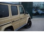 Mercedes-Benz G-klasse 580 met EQ-Technologie 116 kWh l MANUFAKTUR Woestijnzand l Burmester 3D l Nightpakket l Elektrisch schuifdak l Warmtecomfortpakket l