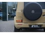 Mercedes-Benz G-klasse 580 met EQ-Technologie 116 kWh l MANUFAKTUR Woestijnzand l Burmester 3D l Nightpakket l Elektrisch schuifdak l Warmtecomfortpakket l