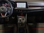 Volkswagen Golf 2.0 TSI GTI Clubsport / 300pk / Panorama dak / Harman kardon / Stuur en stoelverwarming /