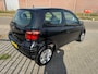 Toyota Yaris 1.0 VVT-i Sol! Airco l Elek pakket l MTF-stuur! NIEUWE APK l 2 sleutels l KEURIG NETJES!
