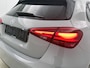 Mercedes-Benz A-klasse 180 Business Solution AMG | AMG Line Plus pakket | Smartphone-integratie | Head-up Display | Panoramaschuifdak | Augmented Reality navigatie | 360°-camera | Memorypakket | 19 inch AMG velgen |