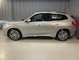 BMW X1 sDrive18i M Sport Shadow Line 18"/Sportstoelen/Keyless/Alarm/Adaptief LED/Stoelverwarming/Camera/Elektrisch klep