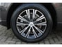 Volvo XC60 T8 Plug-in hybrid AWD Inscription | Panoramadak | Semi elektrische trekhaak | Elek. bed. voorstoelen met geheugen | Keyless entry | Stoelverwarming | Adaptive Cruise Control | Luchtvering | Parkeercamera | Google Infotainment | Stuurwielverwarming | Elektrische achterklep |