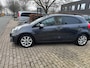 Kia Rio 1.2 CVVT ExecutiveLine navi, cruise, elec pakket, camera. pdc, 17 Inch , xenon/led, multi-stuur, 87.532 km nwe apk