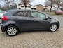 Kia Rio 1.2 CVVT ExecutiveLine navi, cruise, elec pakket, camera. pdc, 17 Inch , xenon/led, multi-stuur, 87.532 km nwe apk
