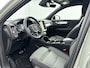 Volvo XC40 T4 Recharge Plus Dark | 19" | Harman Kardon | Elektrisch verstelbare stoelen | Stoel/Stuurverwarming | Getint Glas | Parkeerverwarming | Parkeercamera |  Keyless | Elektrische achterklep