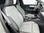 Volvo XC40 T4 Recharge Plus Dark | 19" | Harman Kardon | Elektrisch verstelbare stoelen | Stoel/Stuurverwarming | Getint Glas | Parkeerverwarming | Parkeercamera |  Keyless | Elektrische achterklep