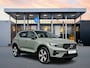 Volvo XC40 T4 Recharge Plus Dark | 19" | Harman Kardon | Elektrisch verstelbare stoelen | Stoel/Stuurverwarming | Getint Glas | Parkeerverwarming | Parkeercamera |  Keyless | Elektrische achterklep